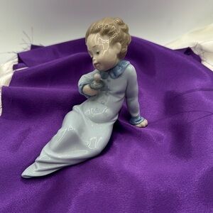 LLADRO Spain Baby Girl Figurine with Pacifier in Blue Gown 1980 -